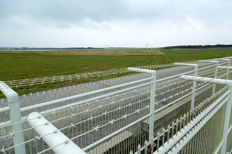 フェンスは二重