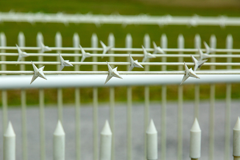 上部は痛そうな構造