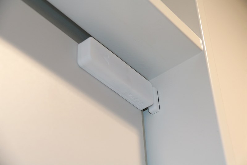 こちらは女性用トイレ。“機能分散”により、スペースの広い多機能トイレの使用頻度を下げるためのプランニングがされている