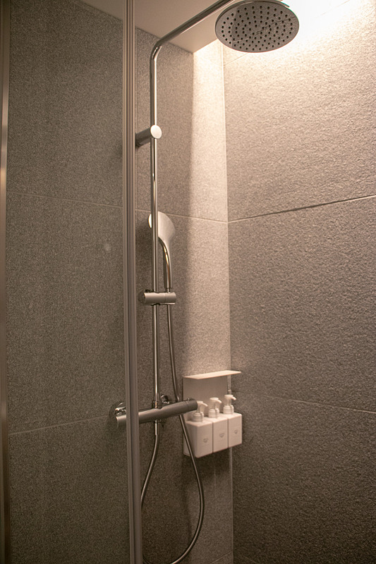 シャワーブース