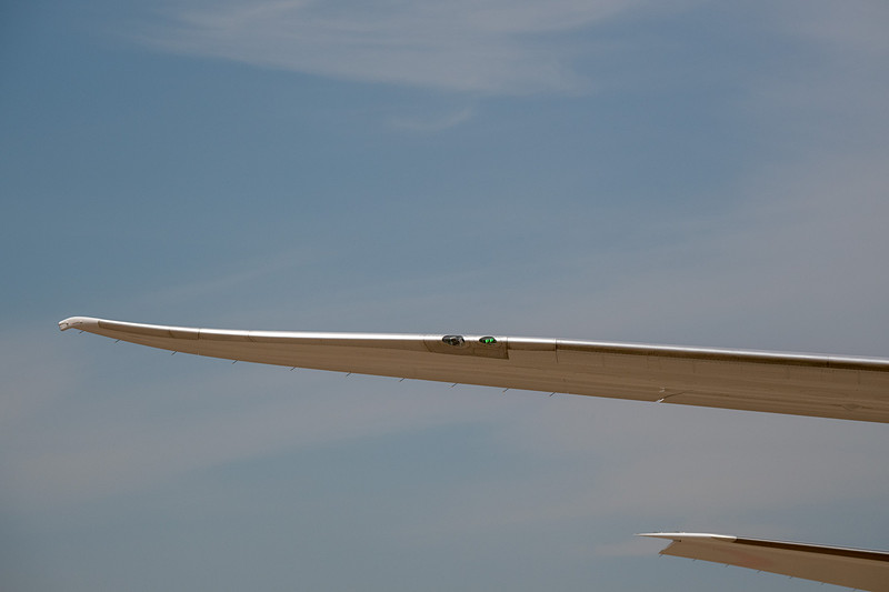 右水平尾翼の翼端