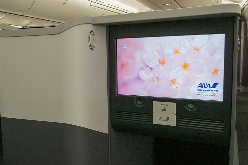 シートモニターは18インチ