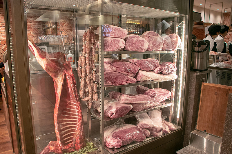 新鮮な素材をディスプレイ