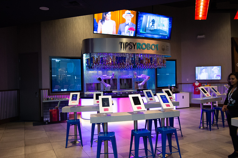 プラネットハリウッドに広がる商業施設「ミラクルマイル（Miracle Mile）」