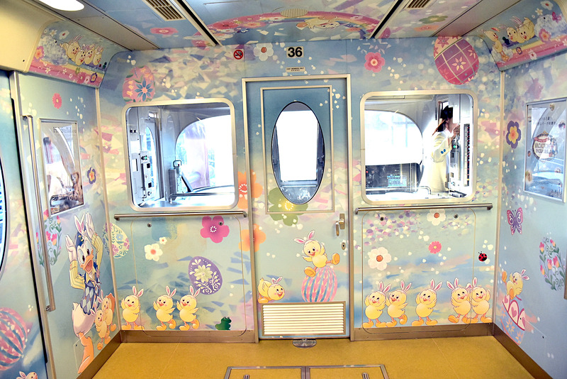 ドナルドダックも「うさぴよ」と楽しそう