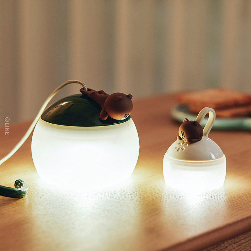 （左から）「ほおずきライト」1万2400円（税別）と「たねほおずきライト」4800円（税別）