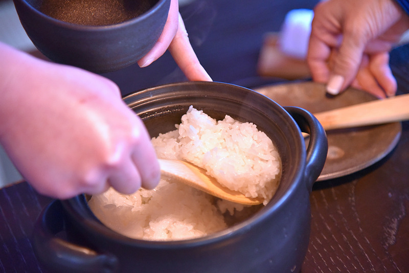 土鍋ご飯はふっくら。お茶漬けにして味わうのもいい