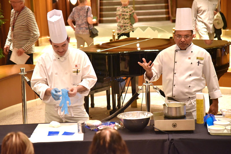 CHEF PATISSIERのBALA氏とCDP PASTRYのALEJANDRO氏が「Pastry Demonstration」を開催
