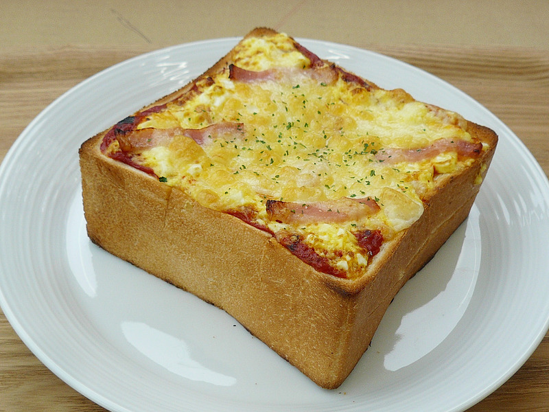 ランチタイムの「エッグピザトースト（ダブル）」600円