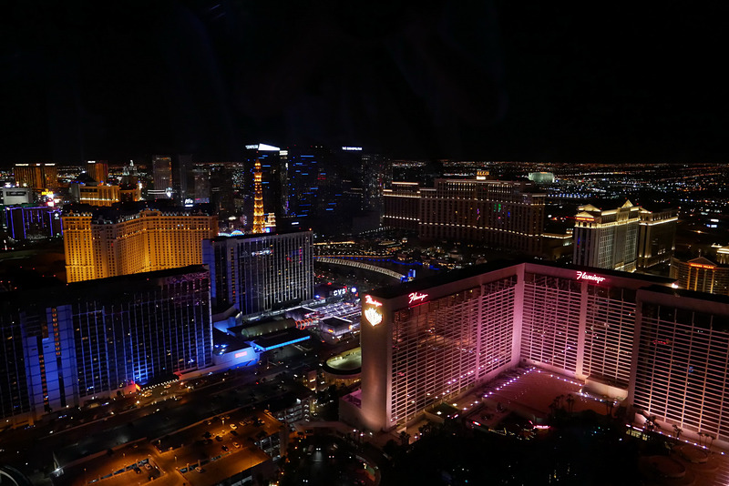 ほぼ最高地点からのラスベガスの夜景。奥には「Bellagio Las Vegas」の噴水ショーも見えています。まさしく絶景です