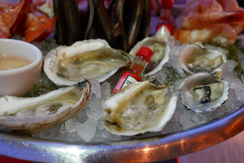 牡蠣も新鮮で、何個でも食べられます