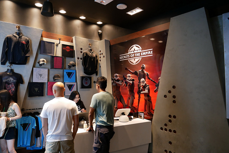 Tシャツなどのオリジナルグッズも販売されています