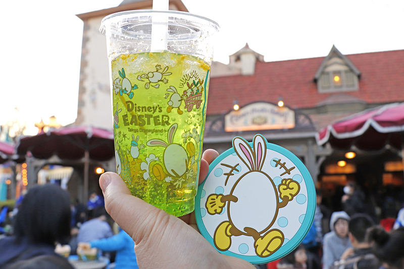 「スパークリングドリンク（アップルシロップ＆マスカットゼリー）、スーベニアコースター付き」（780円）