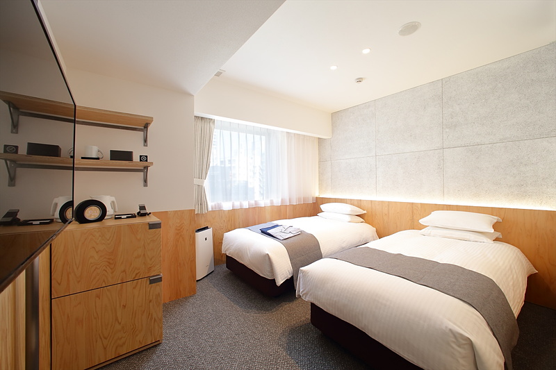 ツインルーム。全室BluetoothスピーカーとAppleTVを完備