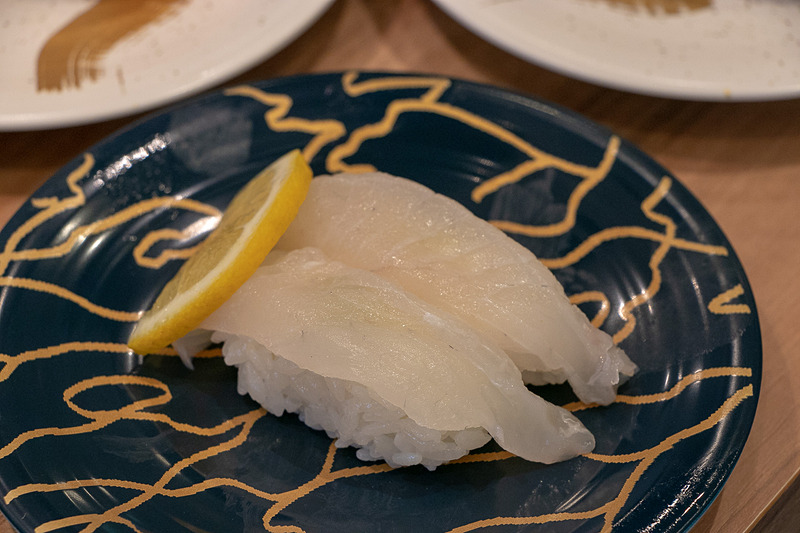 「活〆平目」（380円、税別）