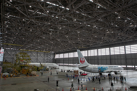 主演の広瀬すずさん登場、JALが「なつぞら」特別塗装機を公開。初便は