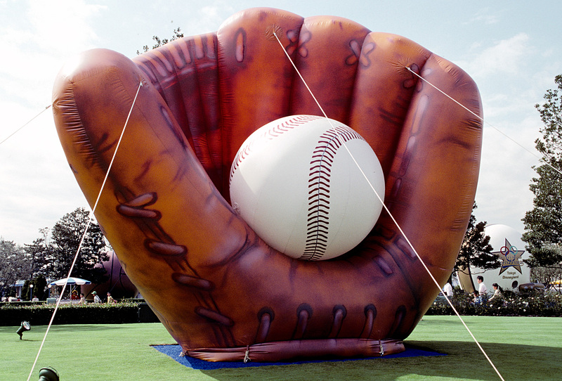 1990年（平成2年）9月29日～11日18日「ミッキーマウス・スポーツフェスティバル」のデコレーション