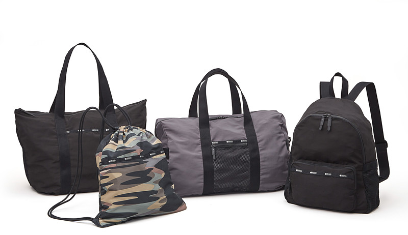 形状記憶や撥水加工など旅で使えるバッグがラインアップ