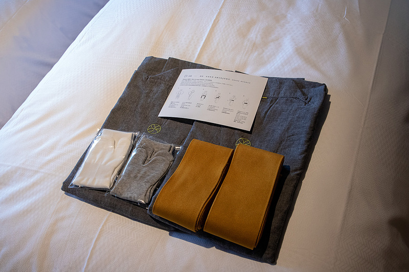 浴衣、足袋ふうの靴下などが用意されている