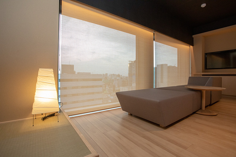 ブラインドを下ろしたところ