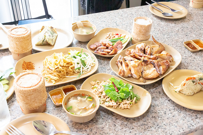 自分のなかではすでにソウルフードになっているイサーン料理ともお別れかと思うと少し切ない。見た目は似ていても、味付けは店によってかなり異なる