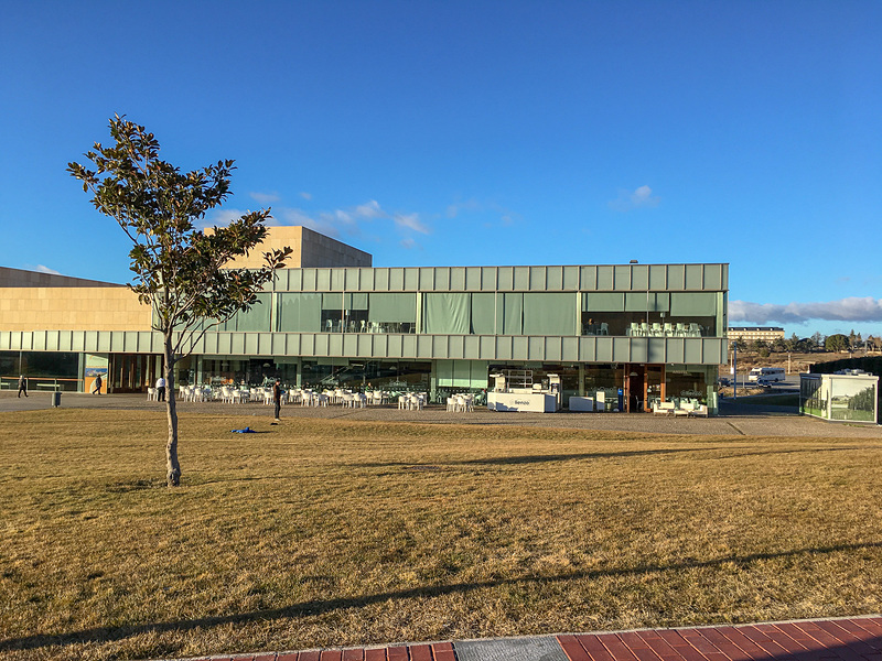 ムラージャを眺めながら食事やお茶のできるカフェ