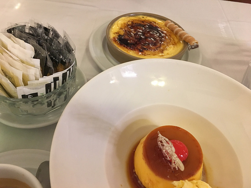 デザートにプリンとクレームブリュレ