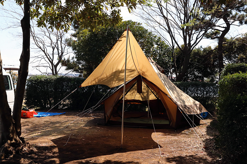 グロッケ8はオプションのタープと組み合わて使えるのもポイント