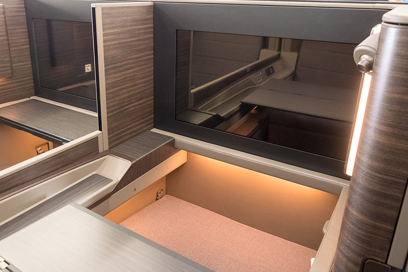 足下にオットマン