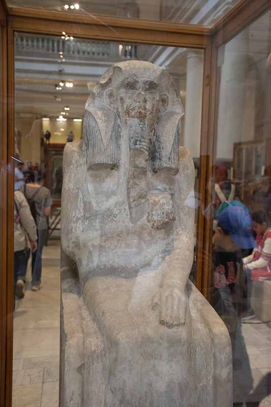 第3王朝のファラオ、ジェセル王の像。自身の階段ピラミッドの中で見つかったもの