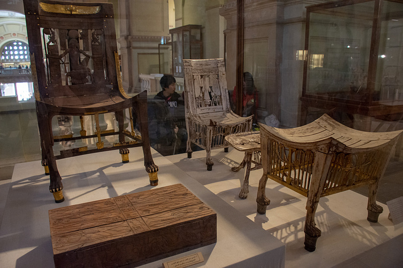 2階にはツタンカーメンの黄金のマスクやミイラの展示があるため、関連した展示が増える