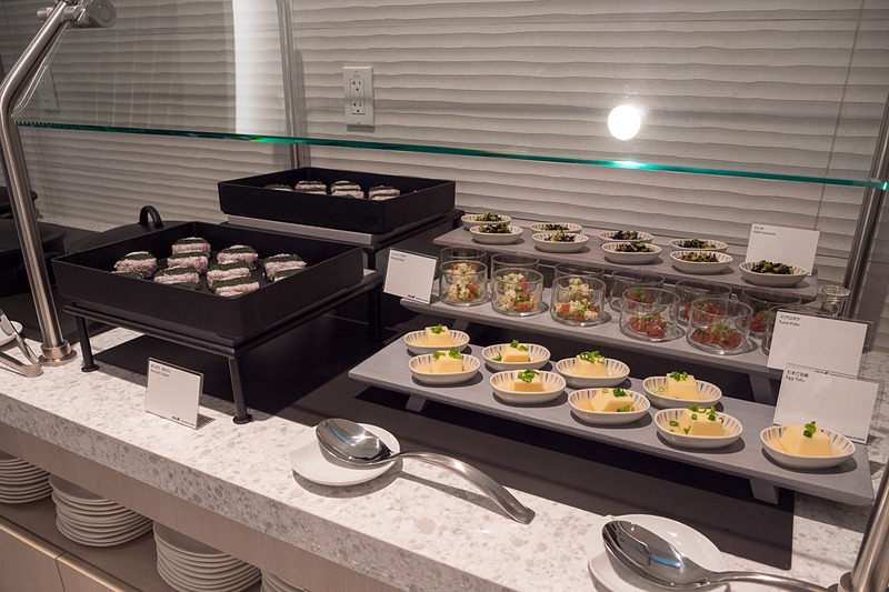 ANA SUITE LOUNGEのフードコーナー