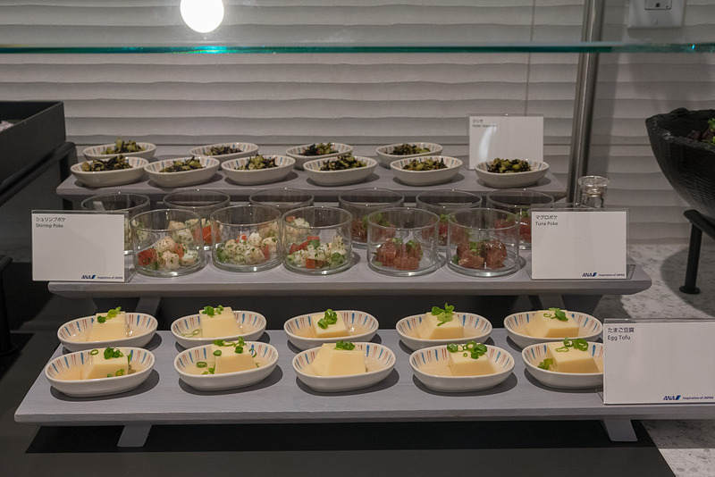 ANA SUITE LOUNGEのフードコーナー