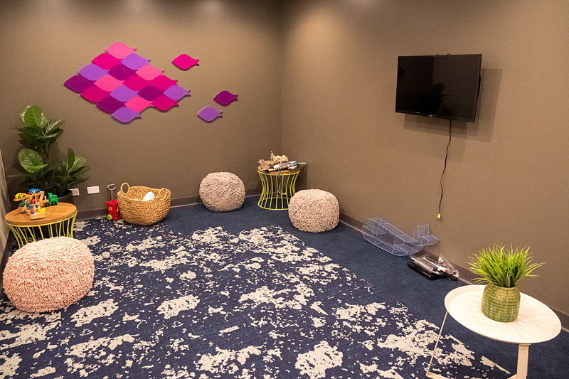 面積が広がりくつろげるスペースが広がったマハロラウンジ。キッズスペースも引き続き設置している