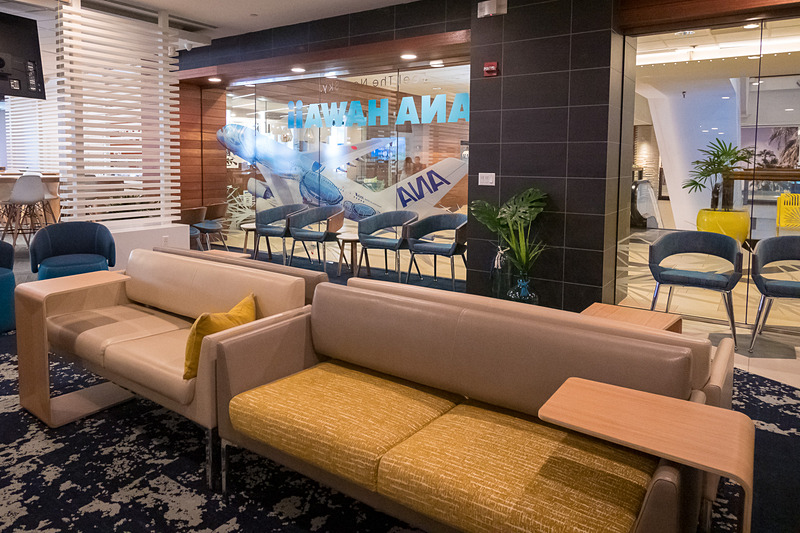 面積が広がりくつろげるスペースが広がったマハロラウンジ。キッズスペースも引き続き設置している