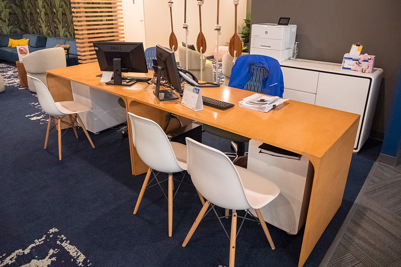 ツアー参加者の説明などに使用するスペース。オプショナルツアーの申し込みや現地滞在の相談なども可能