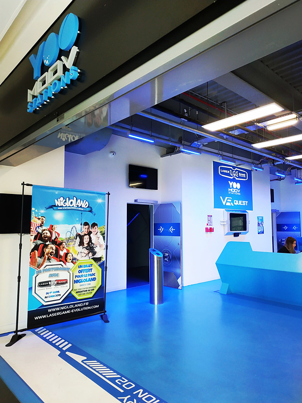 室内スカイダイビングは大盛況