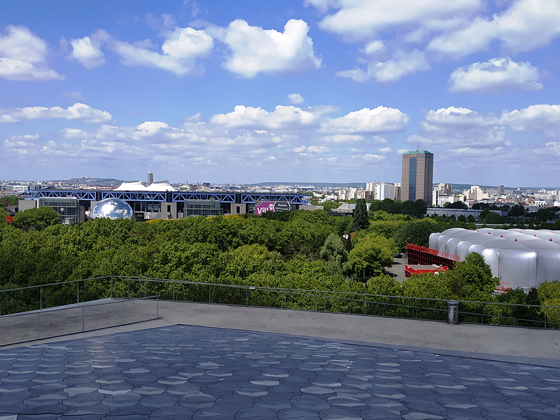 屋上と屋上からの眺め