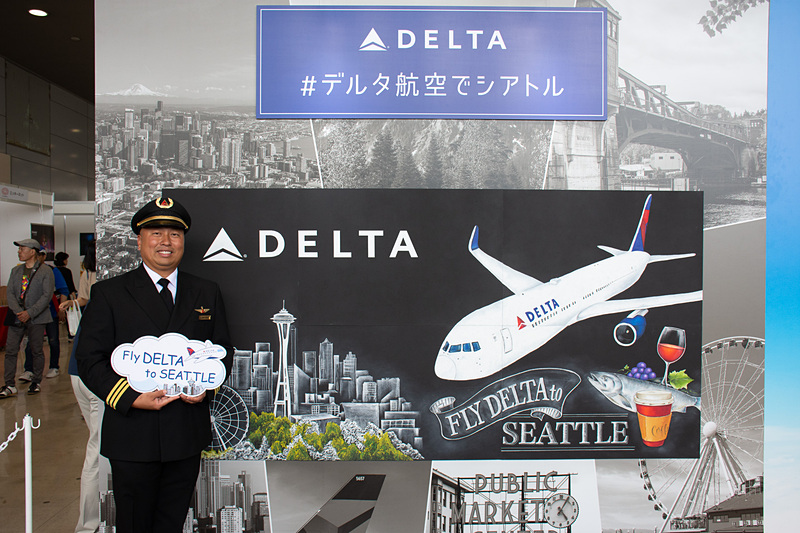 シアトル線の機長と一緒に写真を撮ることも
