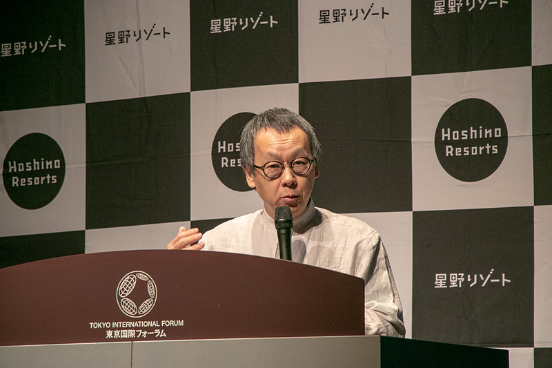4月16日の定例プレス発表会で「星のやグーグァン」について説明する星野リゾート 代表 星野佳路（よしはる）氏