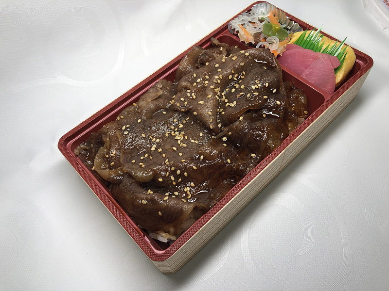 都城産宮崎牛弁当（1000円、上り線のみ）