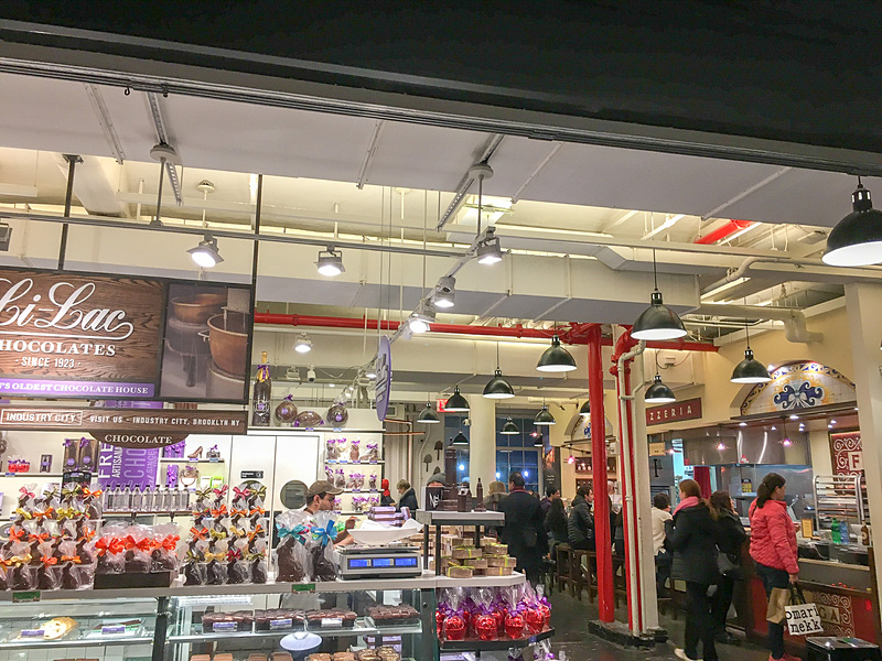 チェルシーマーケット内。さまざまなお店が屋内で楽しめる