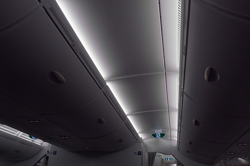 出発前に通常の照明に戻る