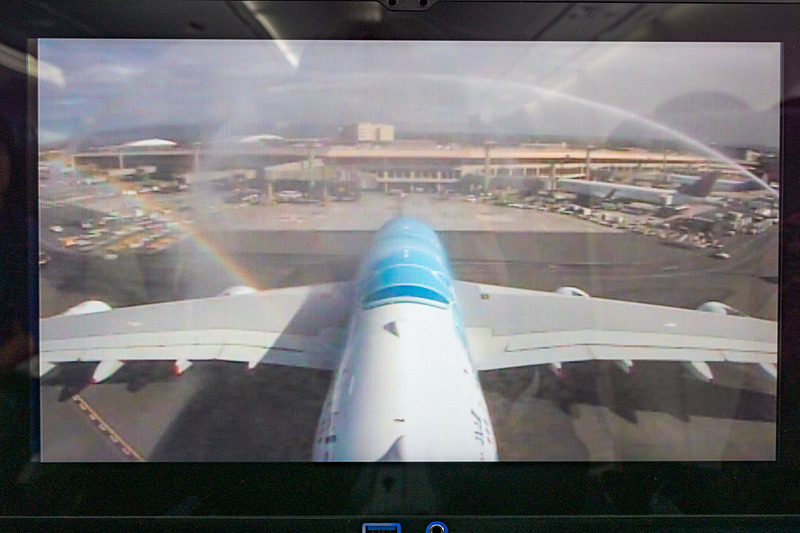 C4スポットへ。駐機直前にウォーターキャノンでお出迎え