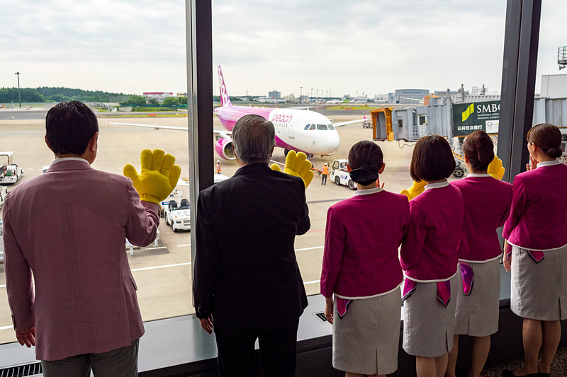 ピーチがバニラエアからの移管路線として初めての運航路線となる成田～那覇（沖縄）線の運航をスタート