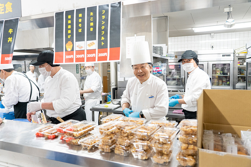 なんと検収場の社員食堂も開放