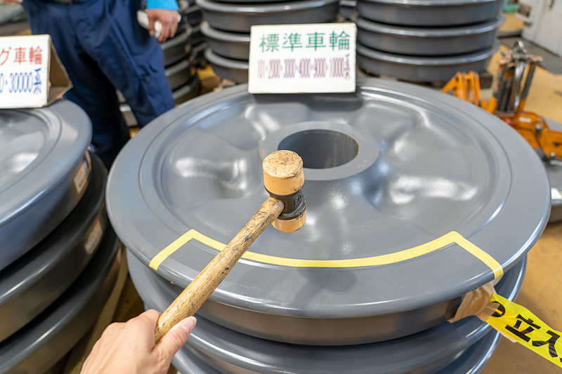 「思いっきり叩いていいですよ」とのことなので挑戦