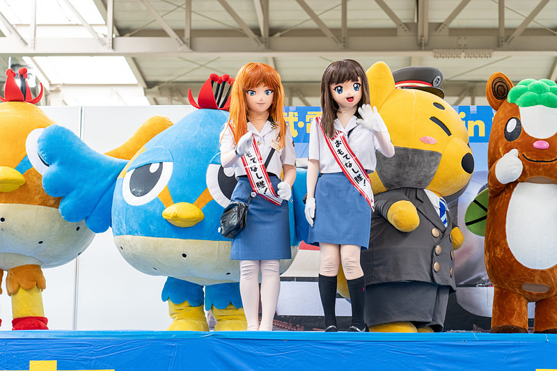 13体のキャラクターたちが最後のステージを盛り上がりました