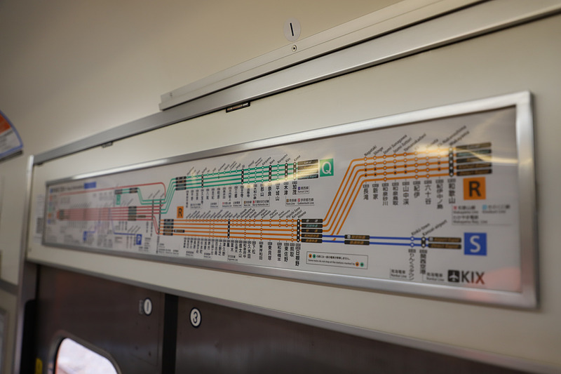 路線図。最新車両ではモニターになっている