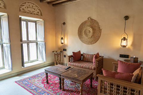 魅惑のアラビアンリゾート ドバイへ 異国情緒たっぷりなエキゾチックホテルと超近代的カラフルポップなホテル トラベル Watch